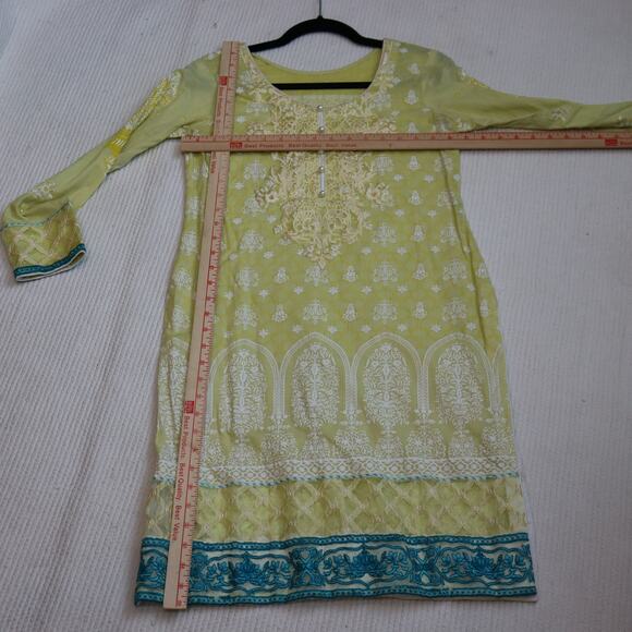 Authentic Kurta with embroidery and lace size ? - Picture 5 of 8